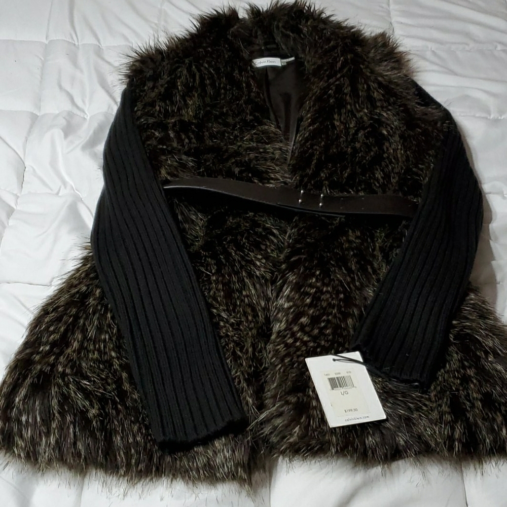 Sweater/faux fur jacket